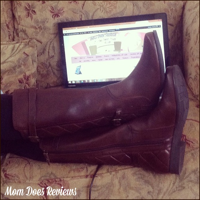 Earthies Shoes provide arch support your feet needs!  Available at ShoeBuy.com #MomDoesReviews