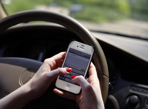 Teens-Penalties-can-deter-texting-at-wheel-OS25GHL6-x-large