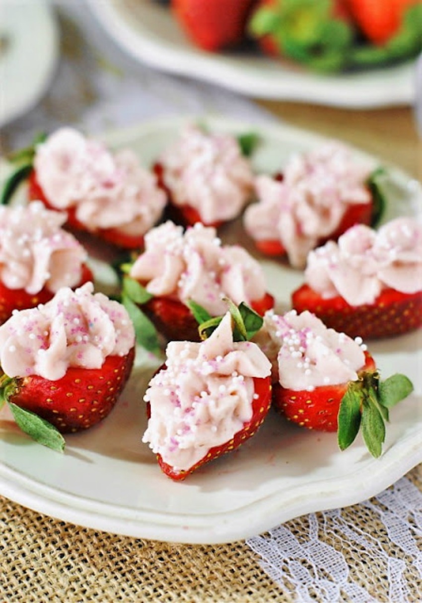 Strawberry Cheesecake Strawberry Bites