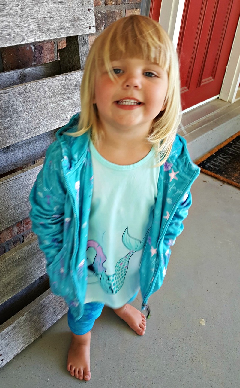 Spring into Summer with Clothing from LimeApple