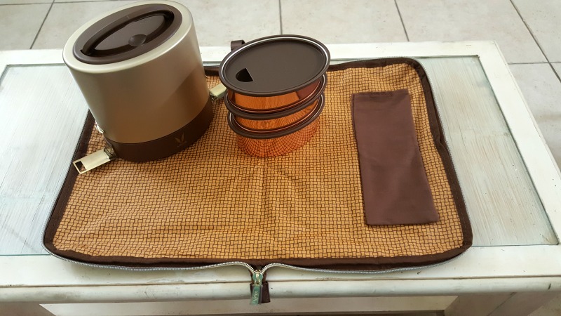 Sleek Lunch Boxes from Vaya