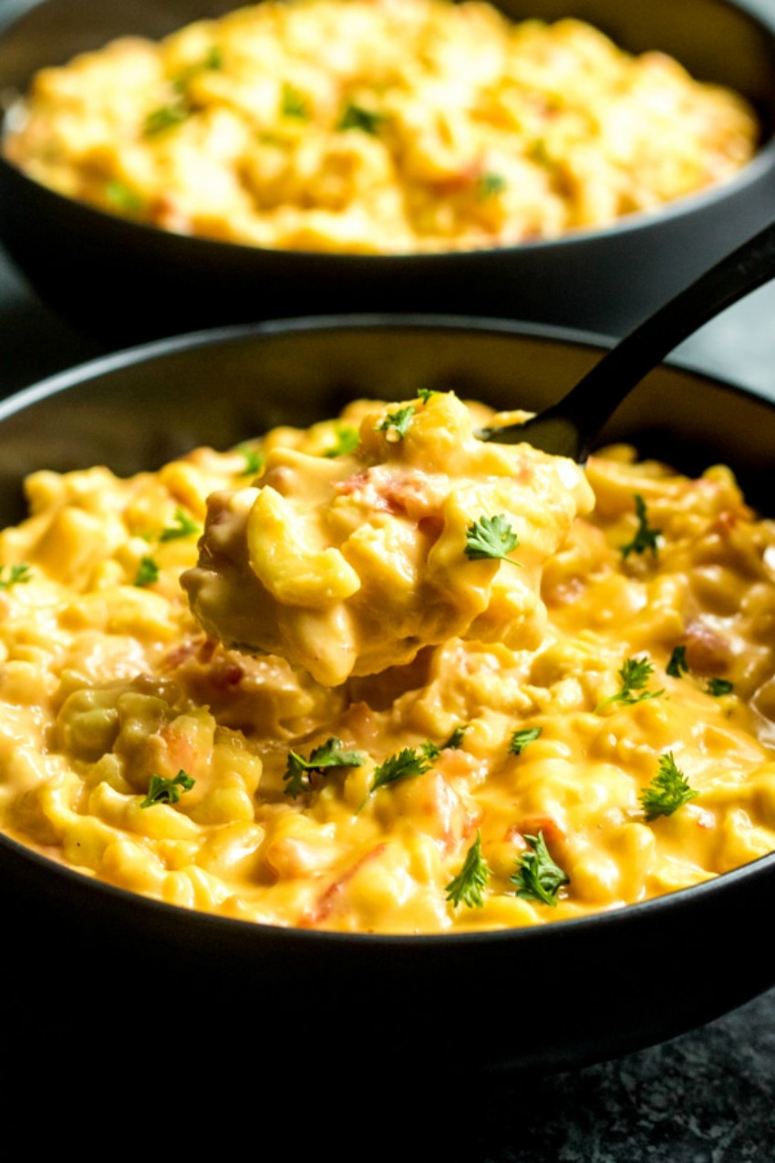 Spicy Crock Pot Macaroni and Cheese