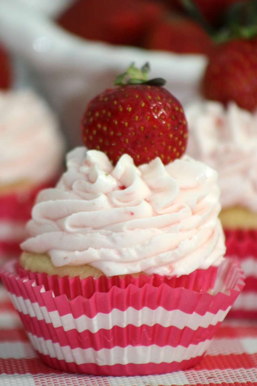 Strawberry and Cream Cupcake Recipe