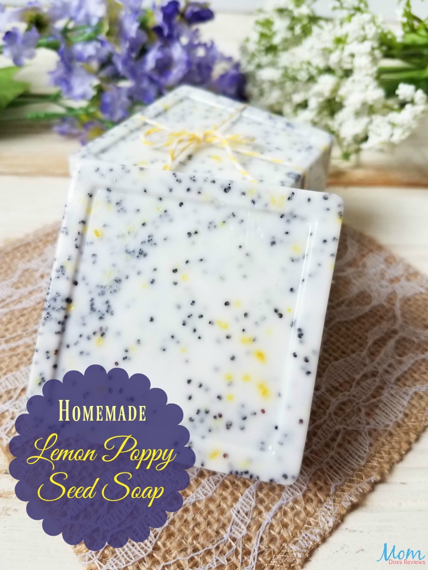 Homemade Lemon Poppy Seed Soap #diy #soap #handmade #lemonpoppyseed 