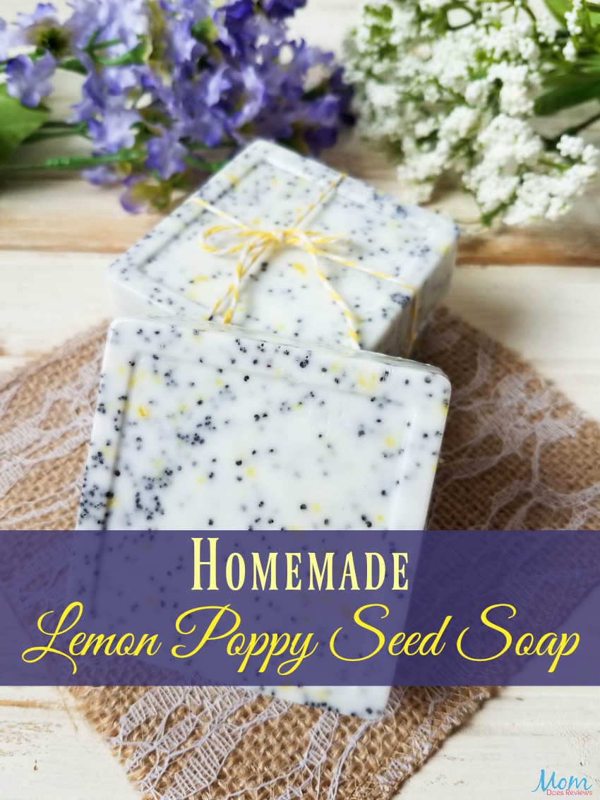 Homemade Lemon Poppy Seed Soap #diy #soap #handmade #lemonpoppyseed #essentialoils