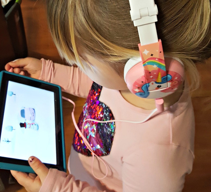 Perfect Headphones for Kids with the BuddyPhones Wave