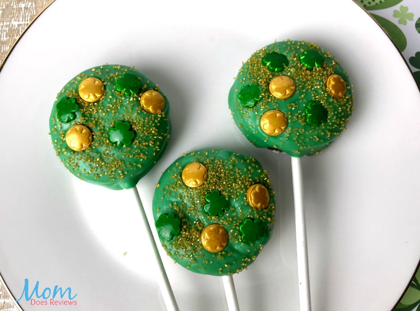Lucky St. Patrick’s Day Oreo Pops