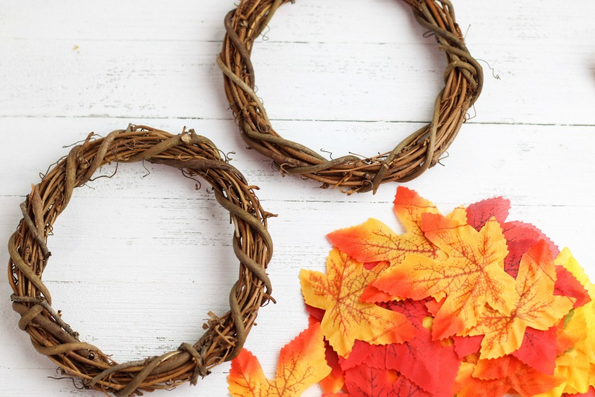Fall Wreath Craft for Kids process